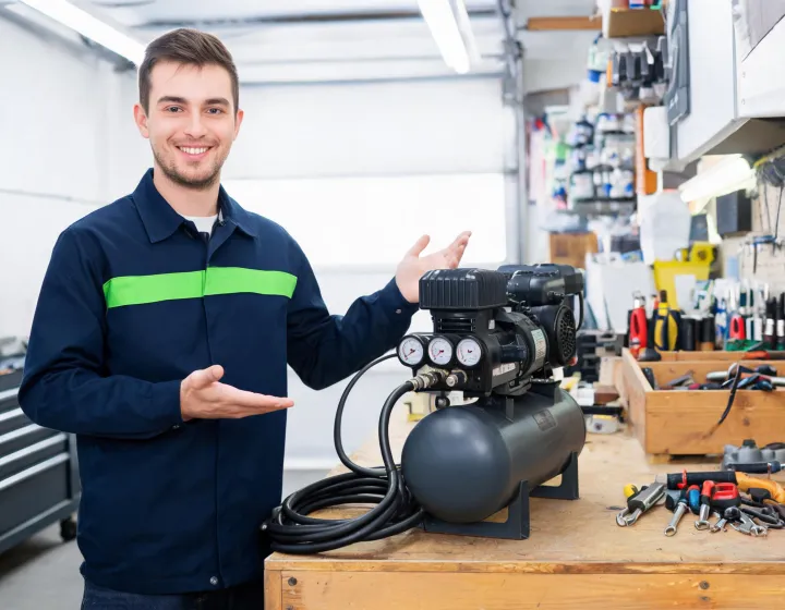 Advisor explaining a quiet compressor setup